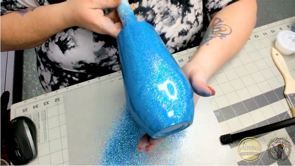 Make a Glitter Tumbler with the Tack-It Method