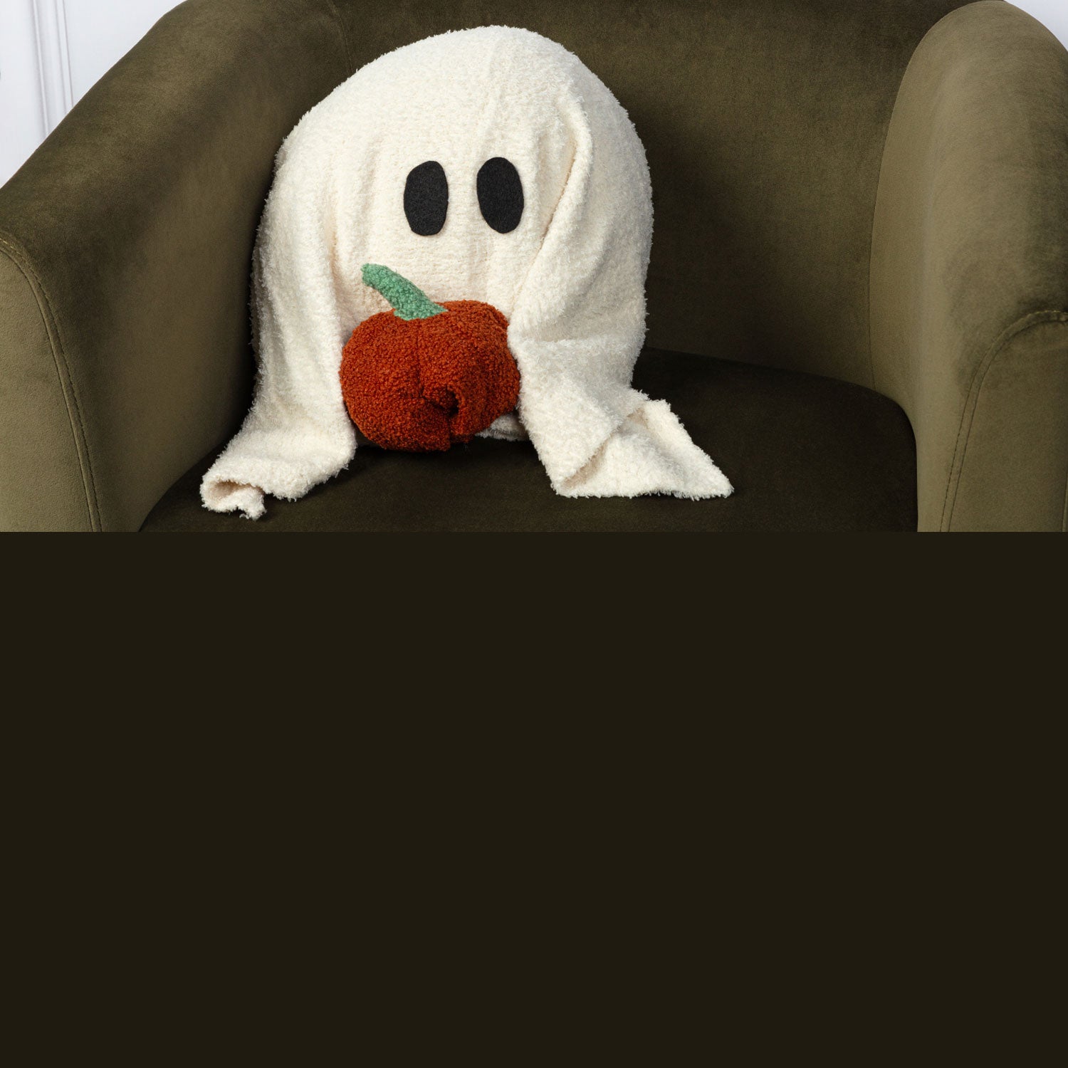 No-Sew Boucle Ghost Pillow 