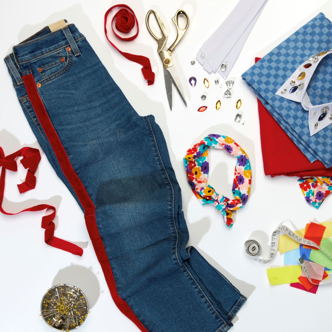 Picture of 43599 Aleene's Fabric Fusion Permanent Fabric Adhesive 4 fl. oz.